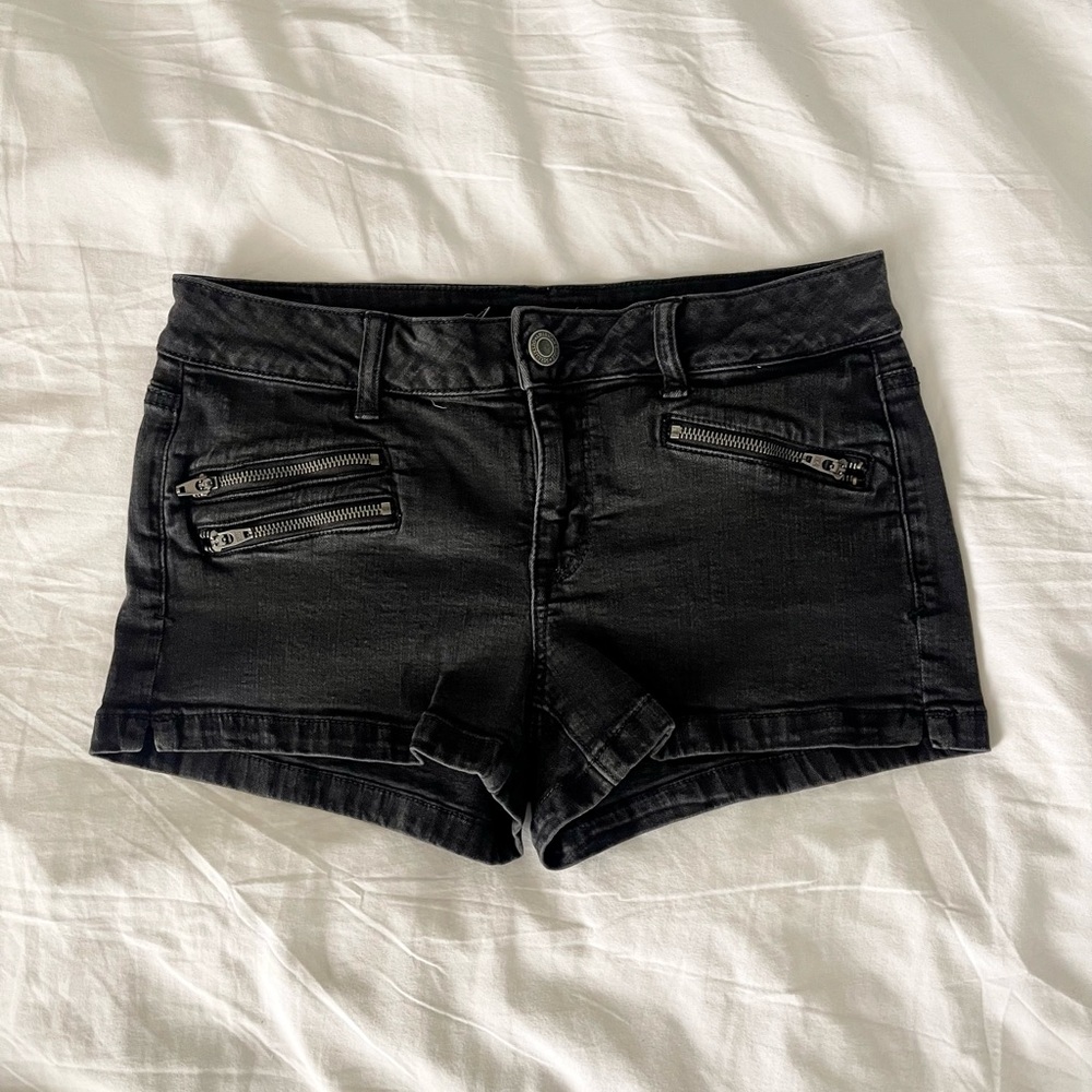 Black American Eagle zipper detail shorts